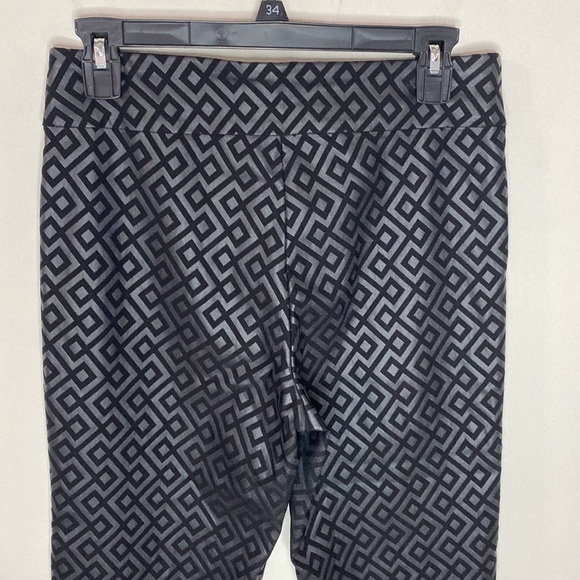 Krazy Larry black black and grey geo print pull on smooth ankle pants size 8 - Picture 5 of 8